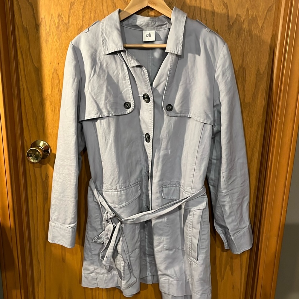 Cabi Tanner Trench Coat in Silver Lake Blue Linen #5296